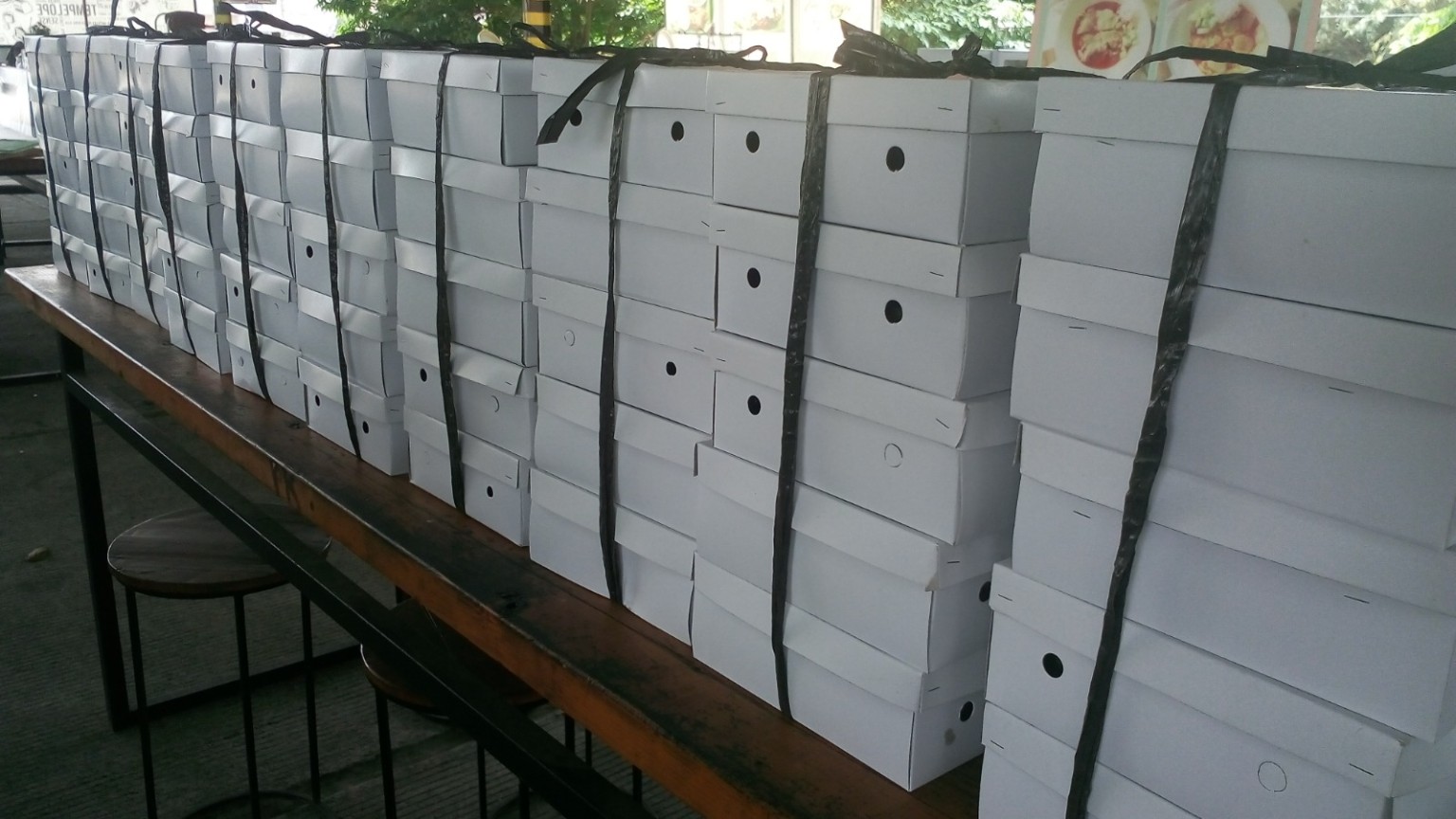 Nasi box dalam jumlah banyak